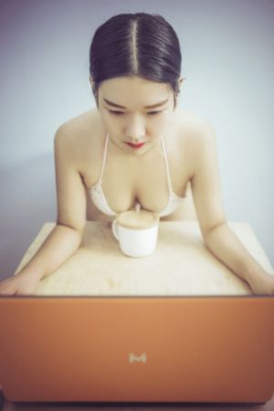 少妇勾引管家_BD国语高清在线观看